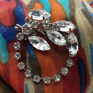 Vtg Judy Lee Clear Aurora Borealis Rhinestone Circle Wreath Sparkle Brooch Pin